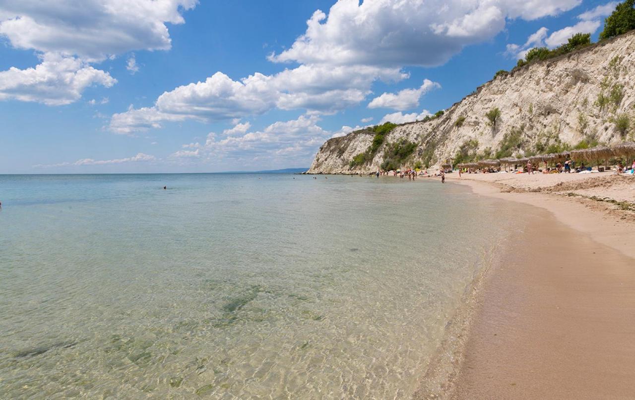 Sea View & Infinity Pool Apartments In Kaliakria Resort Baltjik Exteriör bild